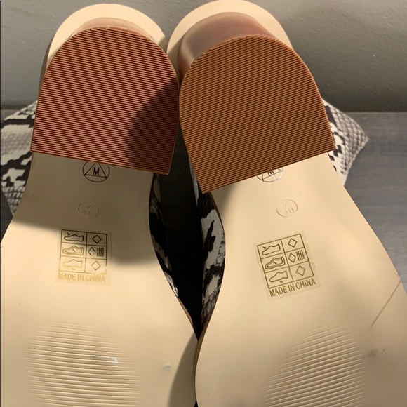 Misguided Snakeskin Ankle Heel Boots Front Zipper - Picture 15 of 16